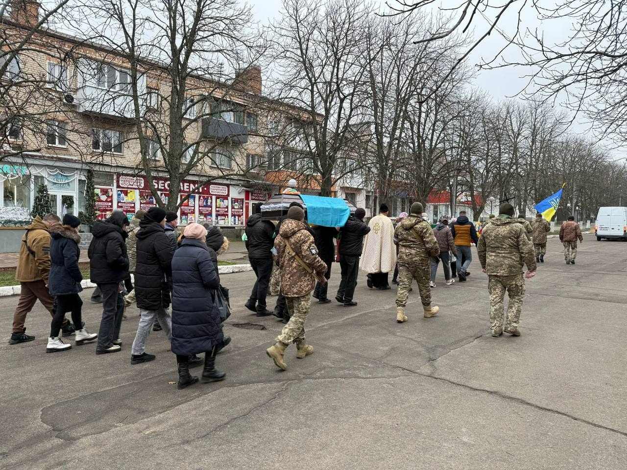 У Первомайську провели в останню путь захисника України Романа Гранковського