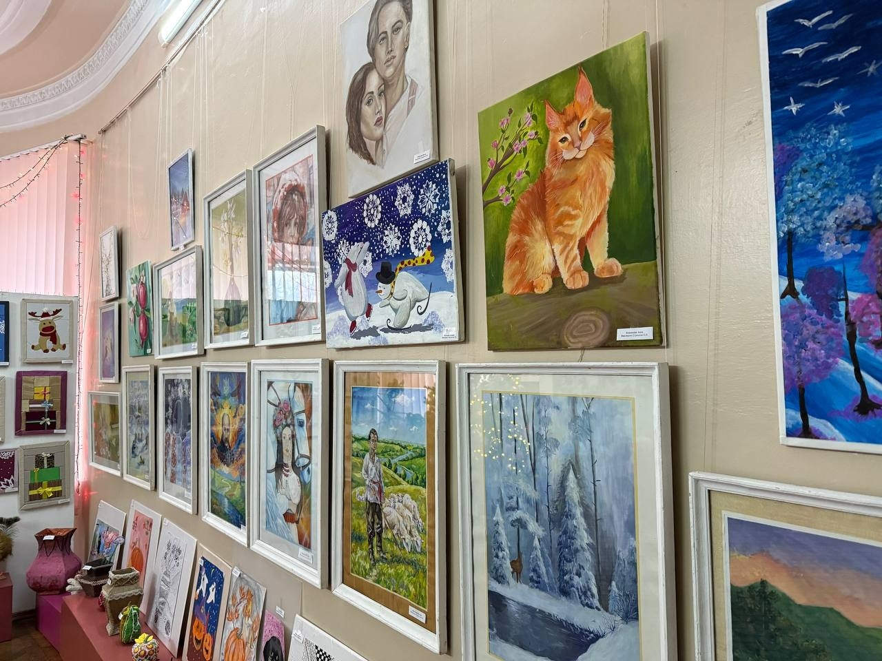 У Первомайській школі мистецтв відкрили зимову виставку учнівських робіт