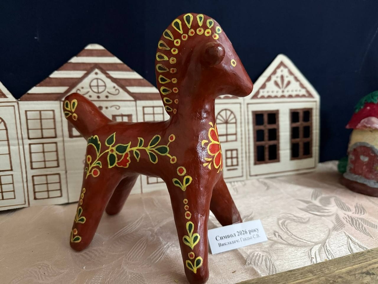 У Первомайській школі мистецтв відкрили зимову виставку учнівських робіт