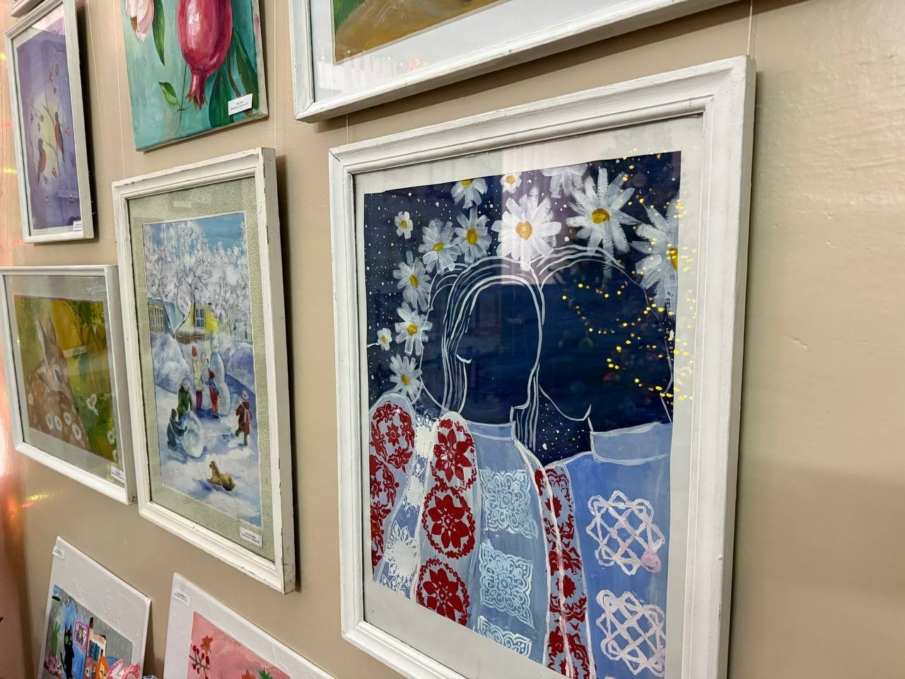 У Первомайській школі мистецтв відкрили зимову виставку учнівських робіт