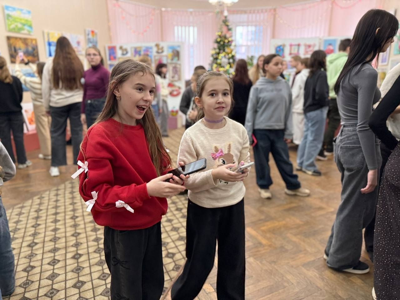 У Первомайській школі мистецтв відкрили зимову виставку учнівських робіт