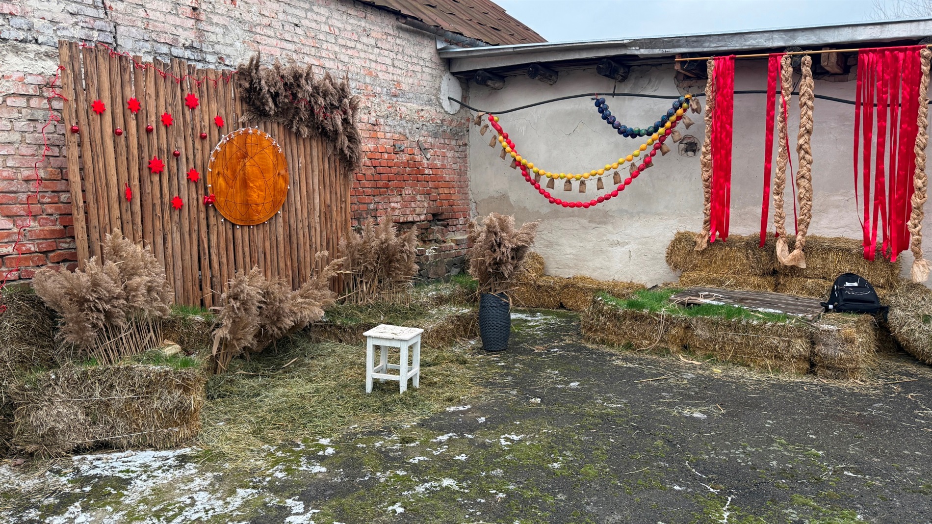 Благодійний ярмарок, коляда і вертеп: репортаж з «Різдва для нескорених» у Первомайську