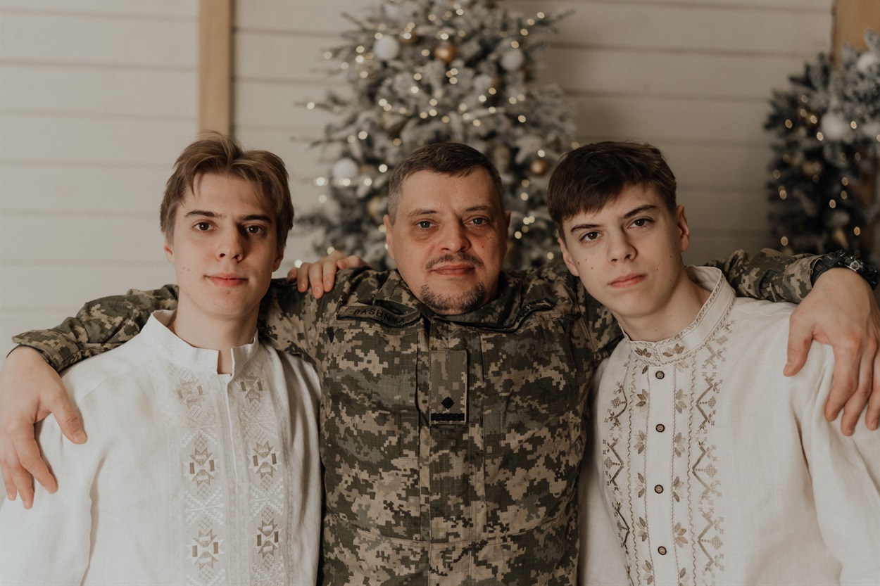 Віктор Чайка із синами