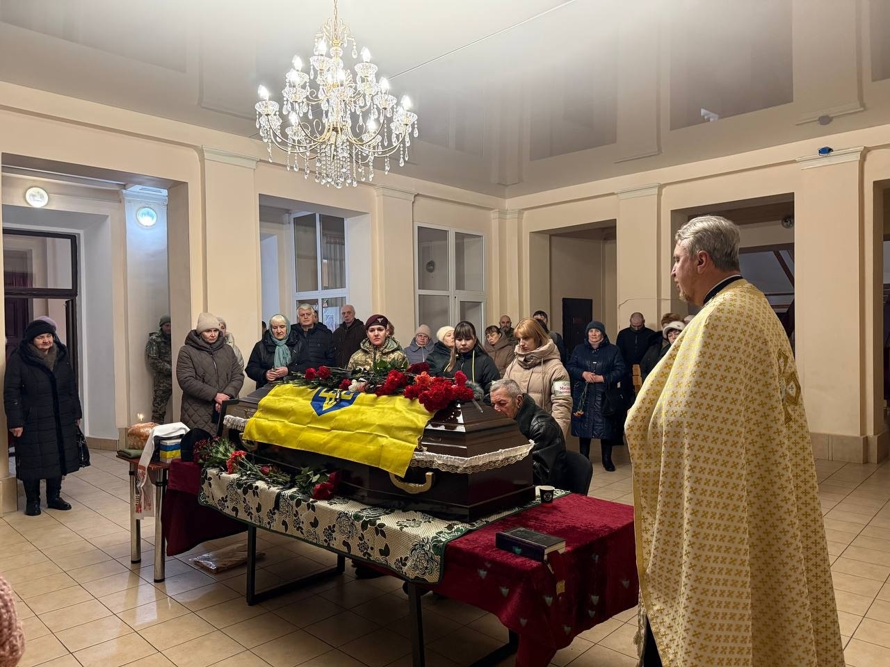 Первомайськ попрощався із загиблим бойовим медиком Євгеном Єскіним