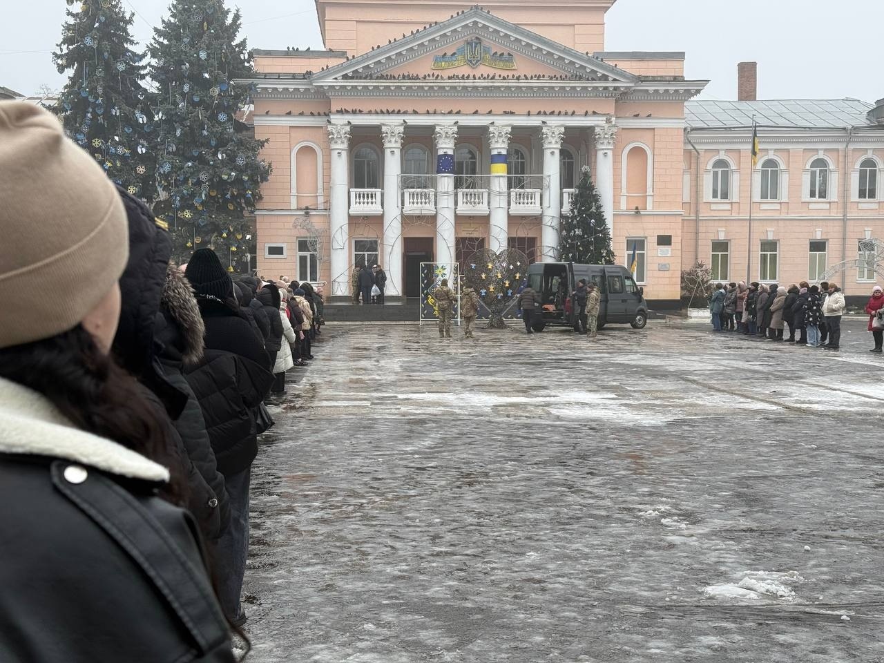 Первомайськ попрощався із загиблим бойовим медиком Євгеном Єскіним