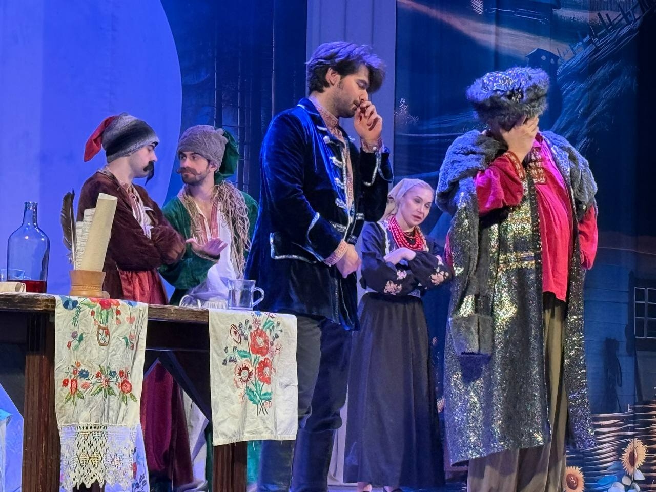 «Відьми приходять, коли їх не чекають»: Modern Theatre привіз у Первомайськ «Конотопську відьму»