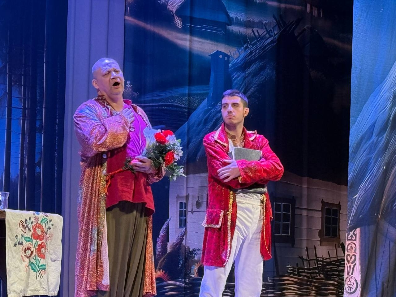 «Відьми приходять, коли їх не чекають»: Modern Theatre привіз у Первомайськ «Конотопську відьму»