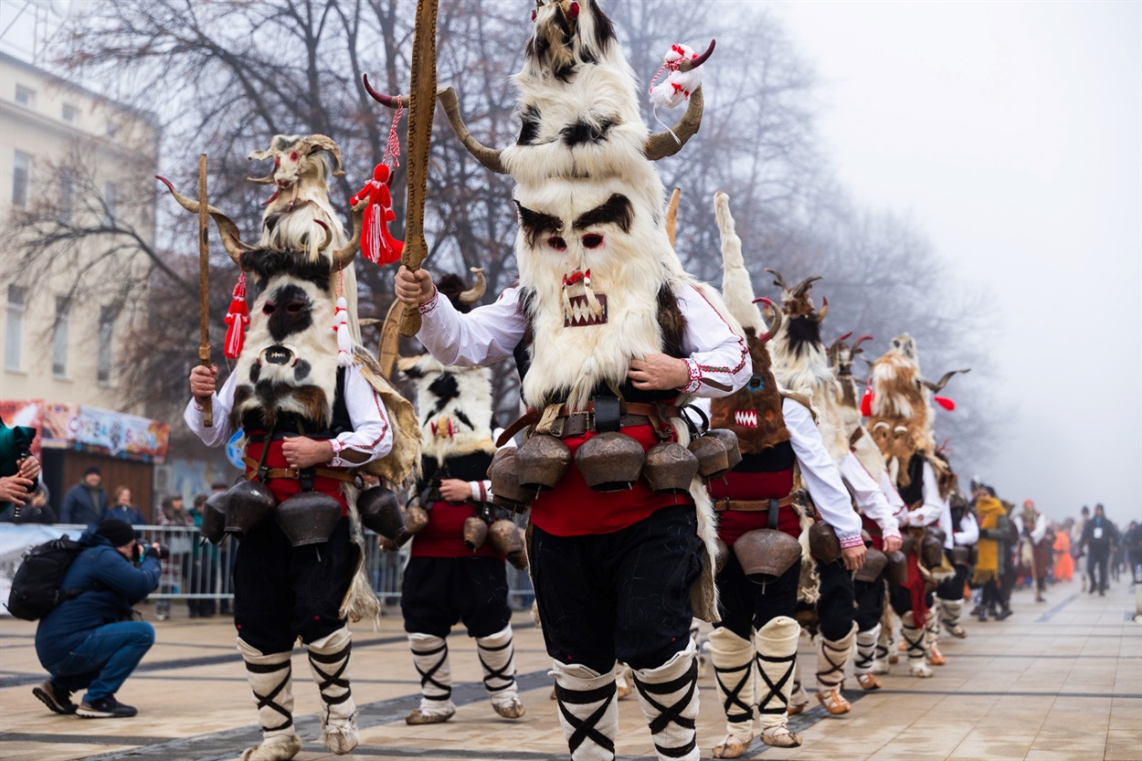 Сурва у Болгарії