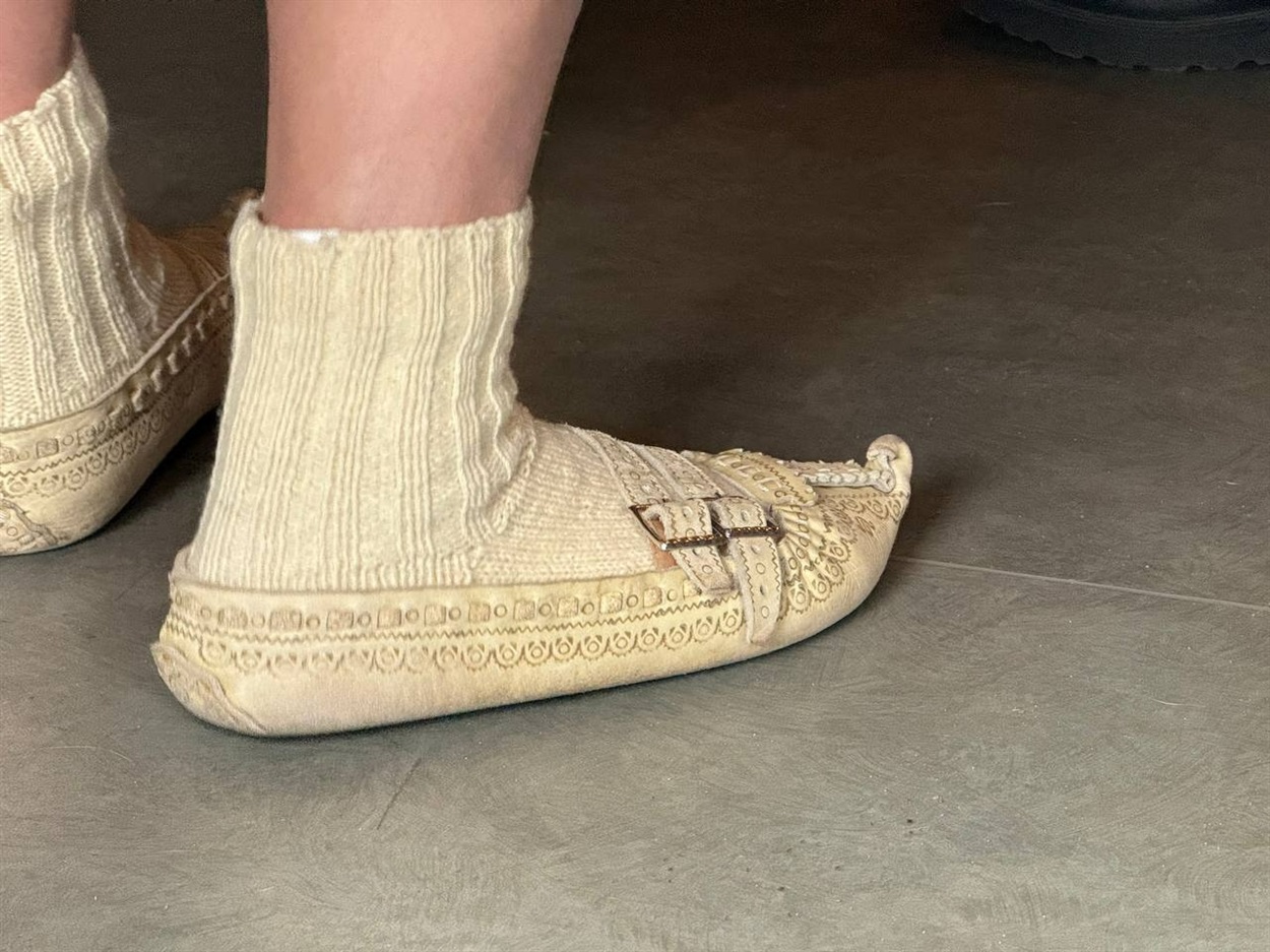 Автентичне взуття цирвулі