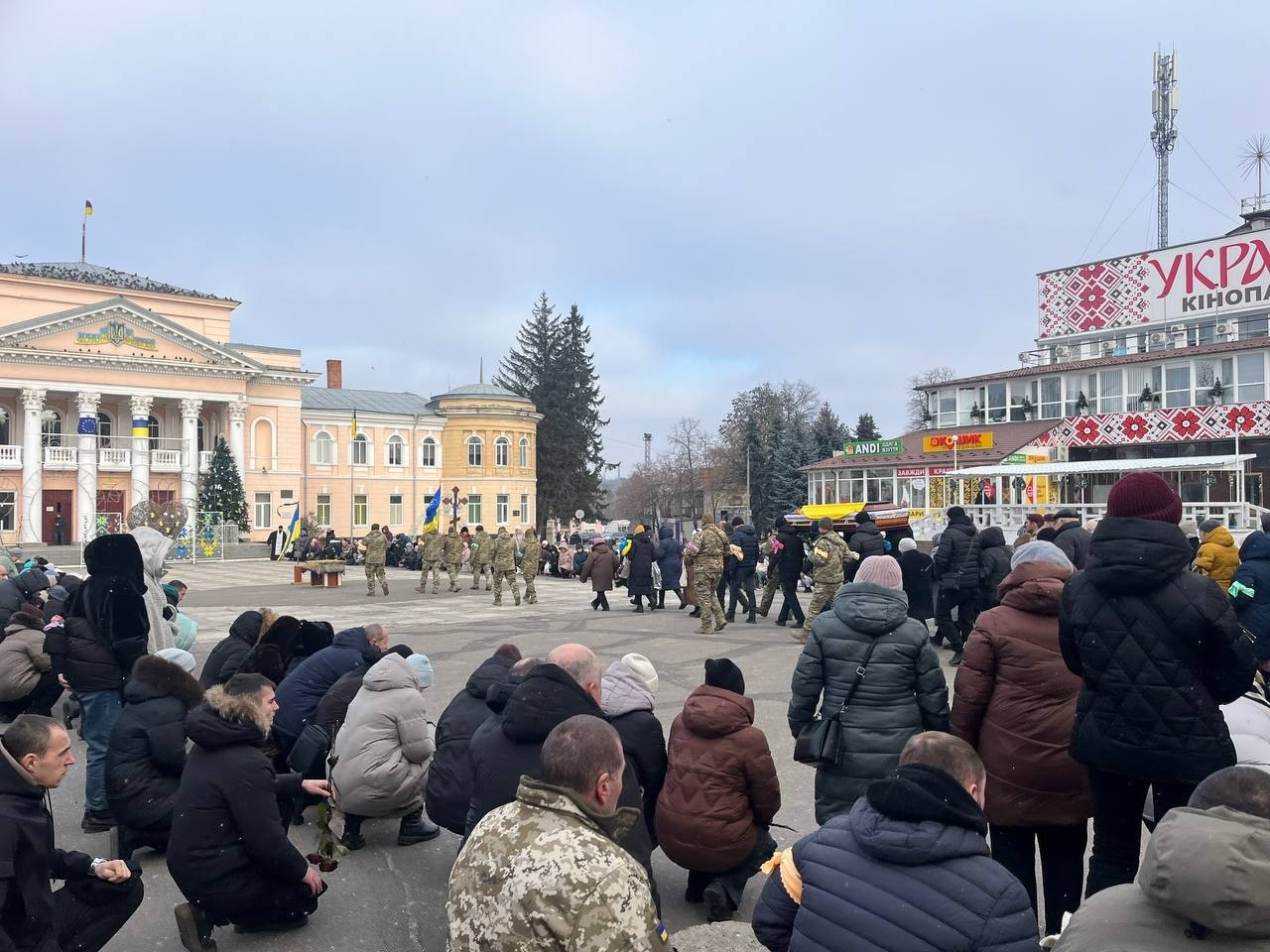 Первомайськ попрощався із загиблим воїном Вадимом Сніжинським