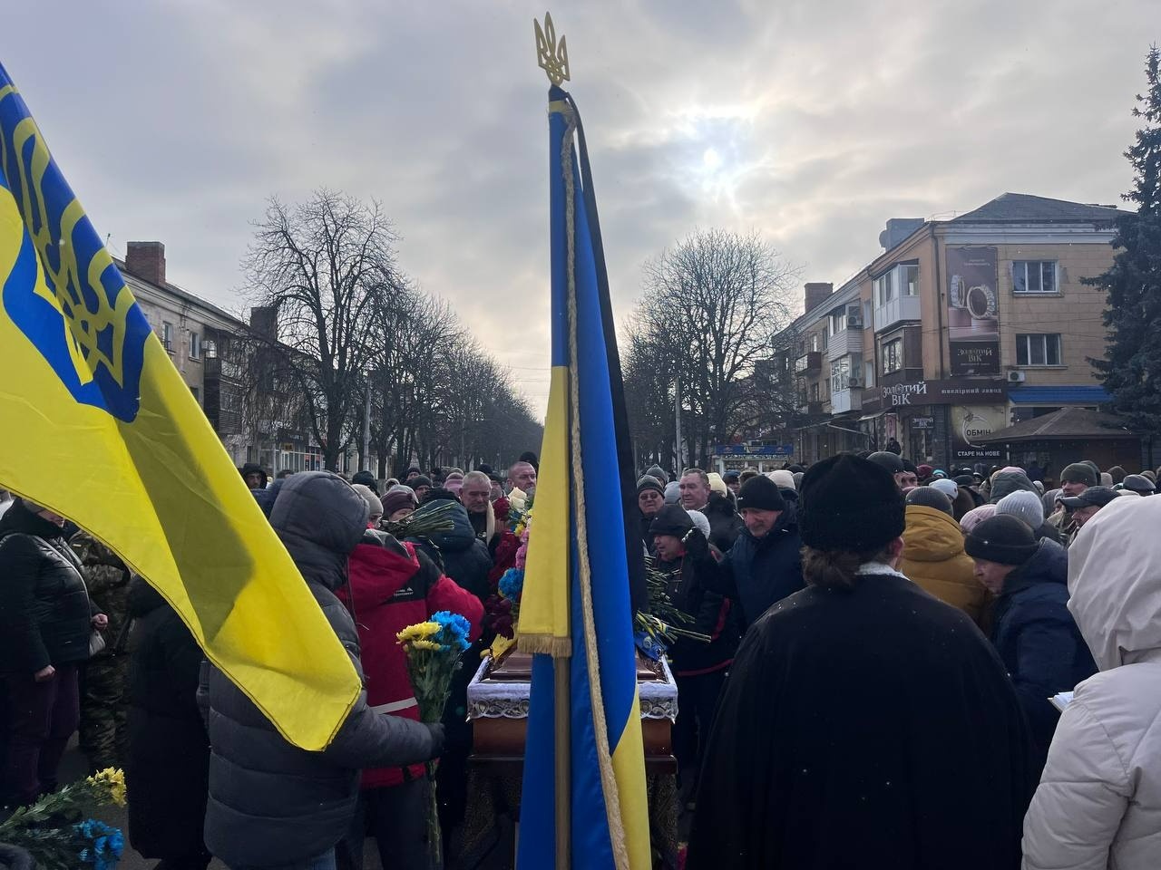 Первомайськ попрощався із загиблим воїном Вадимом Сніжинським