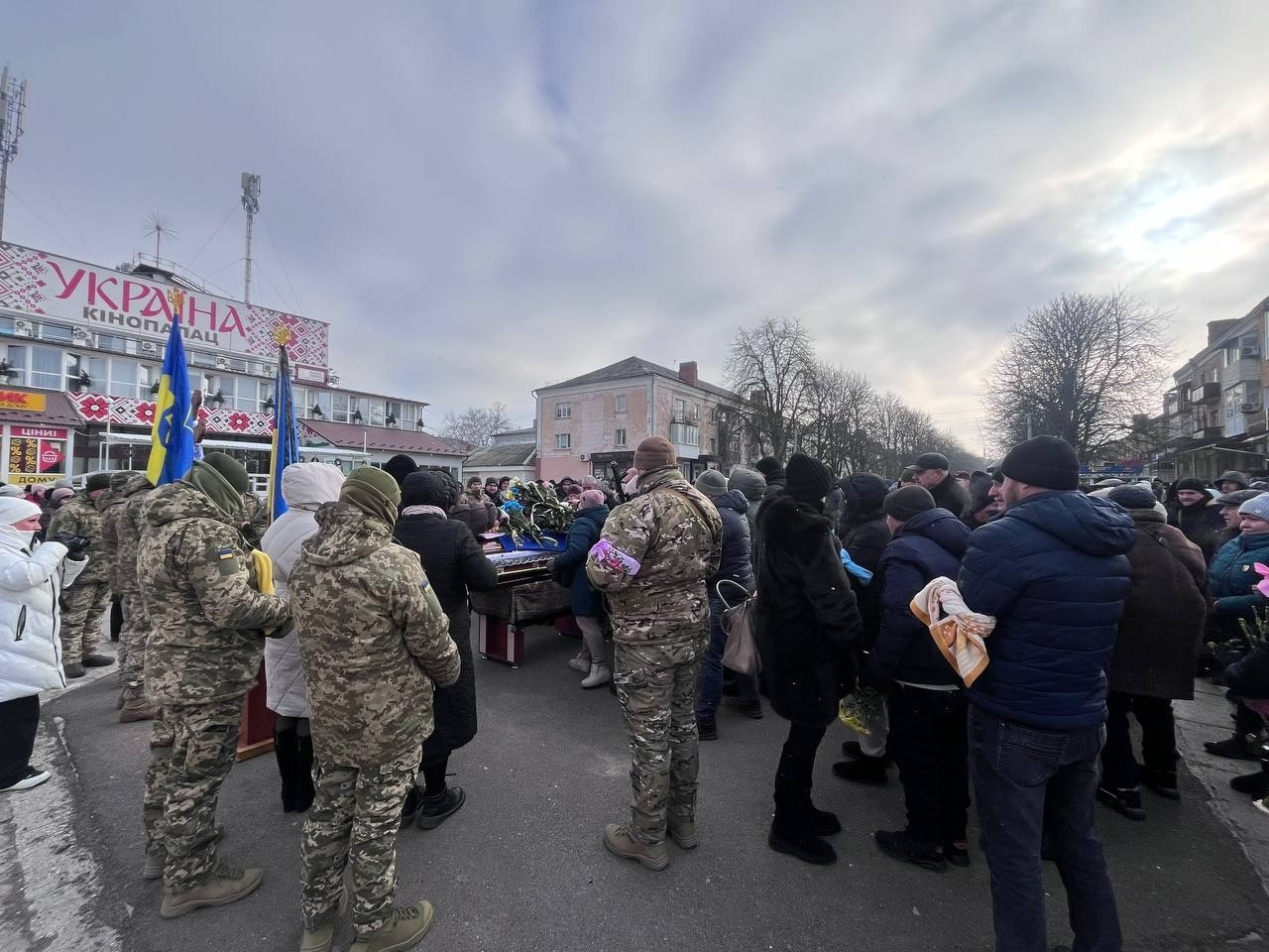 Первомайськ попрощався із загиблим воїном Вадимом Сніжинським