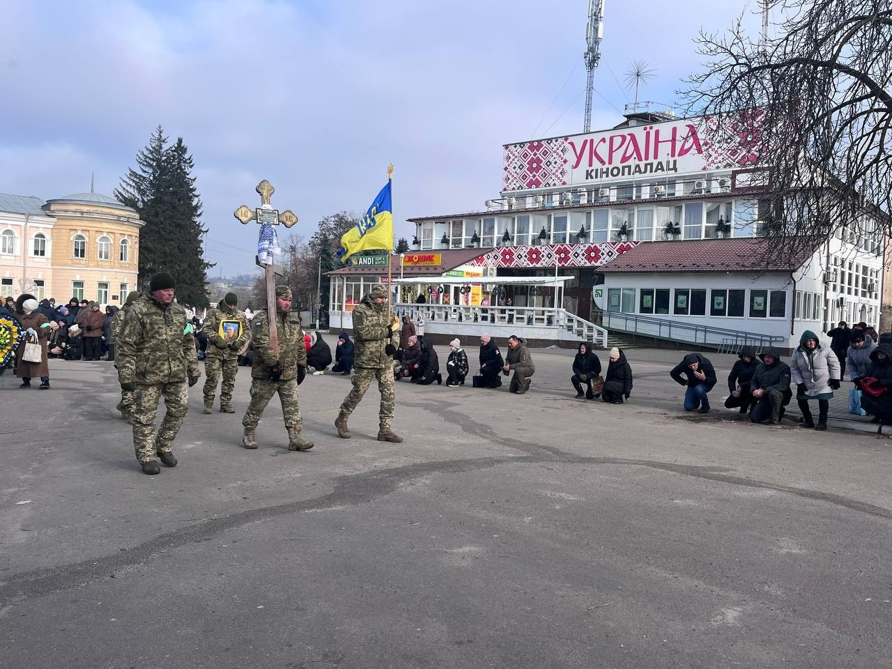 Первомайськ попрощався із загиблим воїном Вадимом Сніжинським