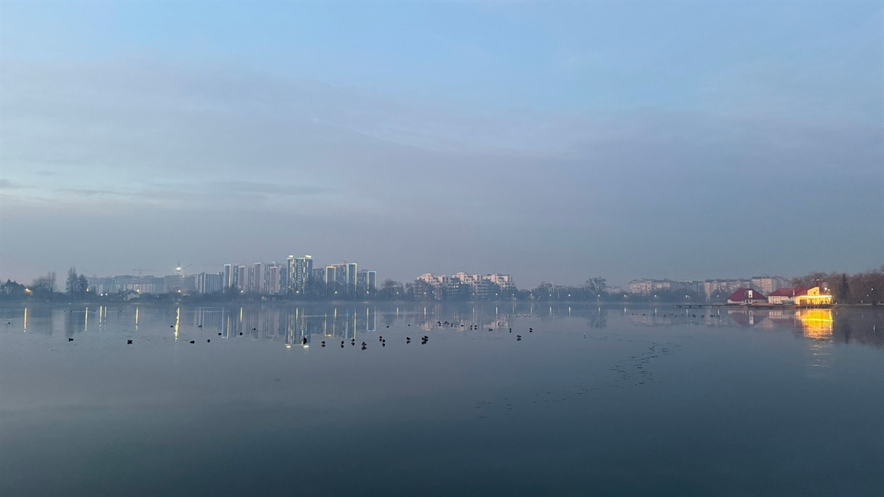 Вечір на озері