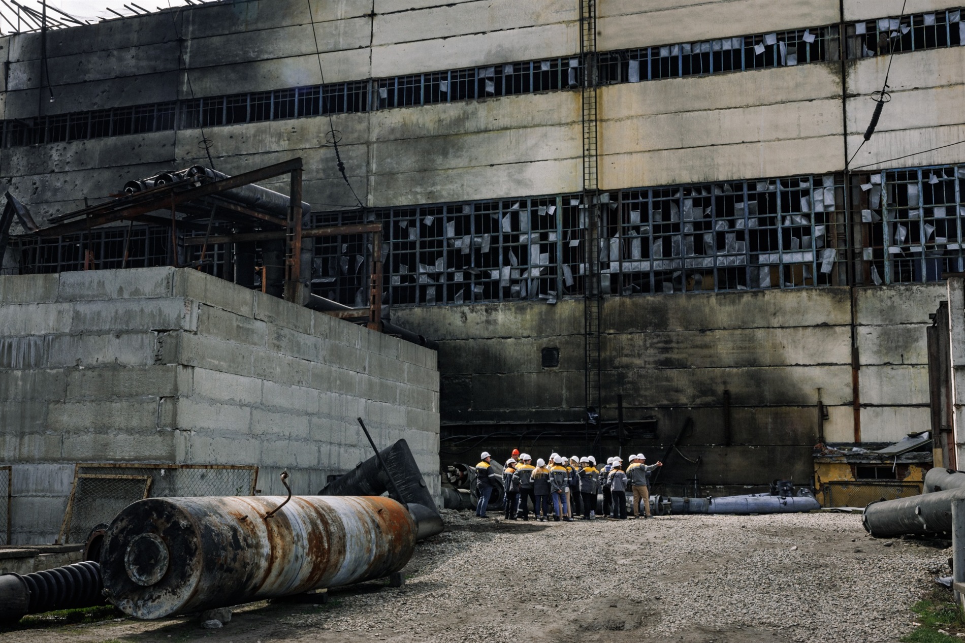 Супергерої, як вони є. Подвиг українських енергетиків у фоторепортажі