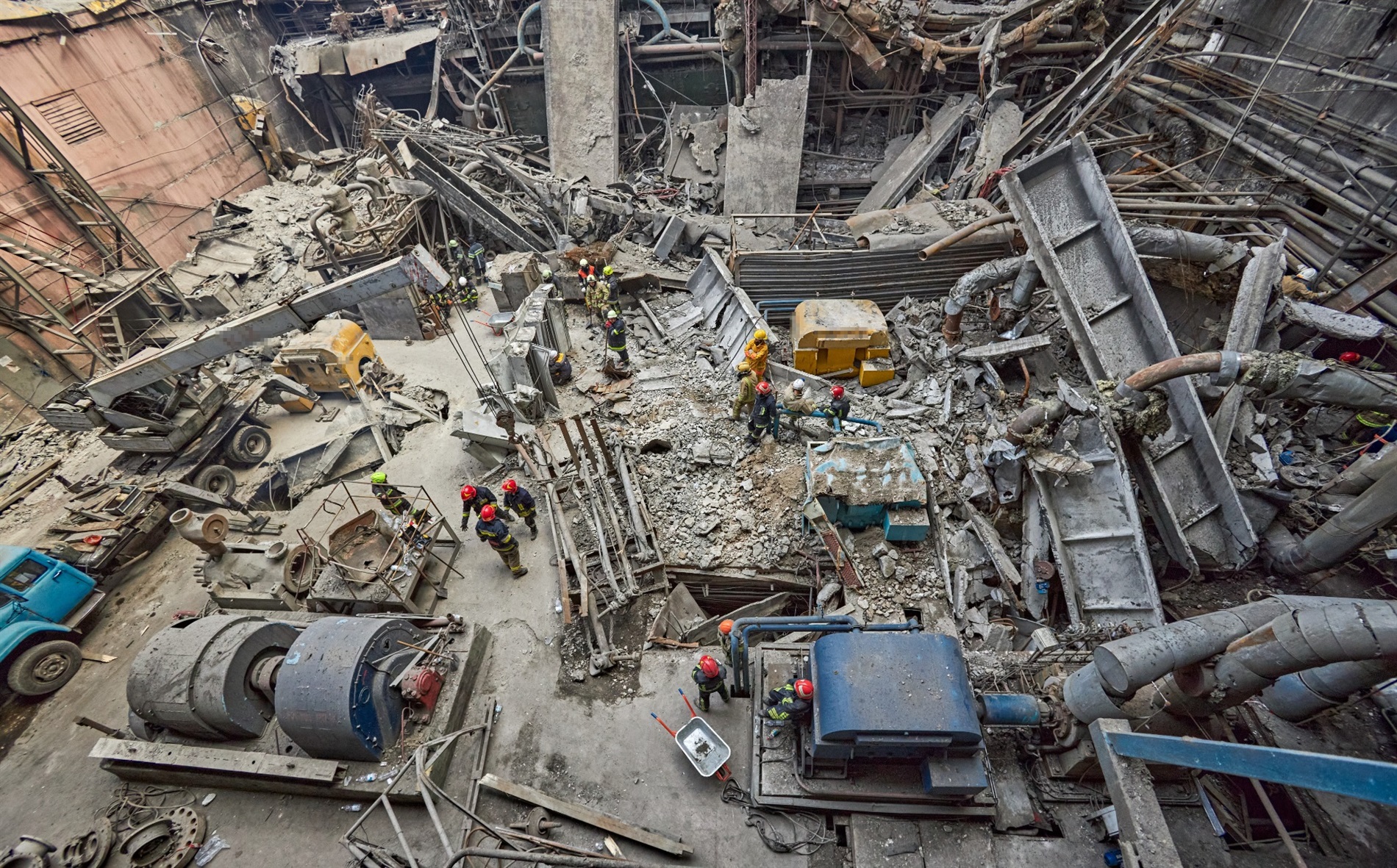 Супергерої, як вони є. Подвиг українських енергетиків у фоторепортажі