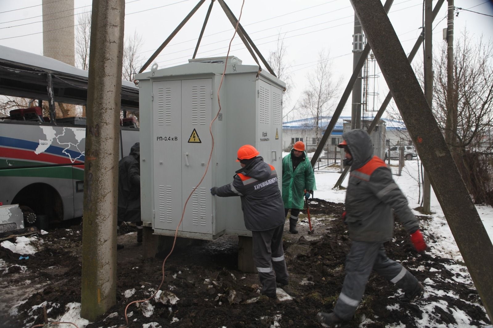 Супергерої, як вони є. Подвиг українських енергетиків у фоторепортажі