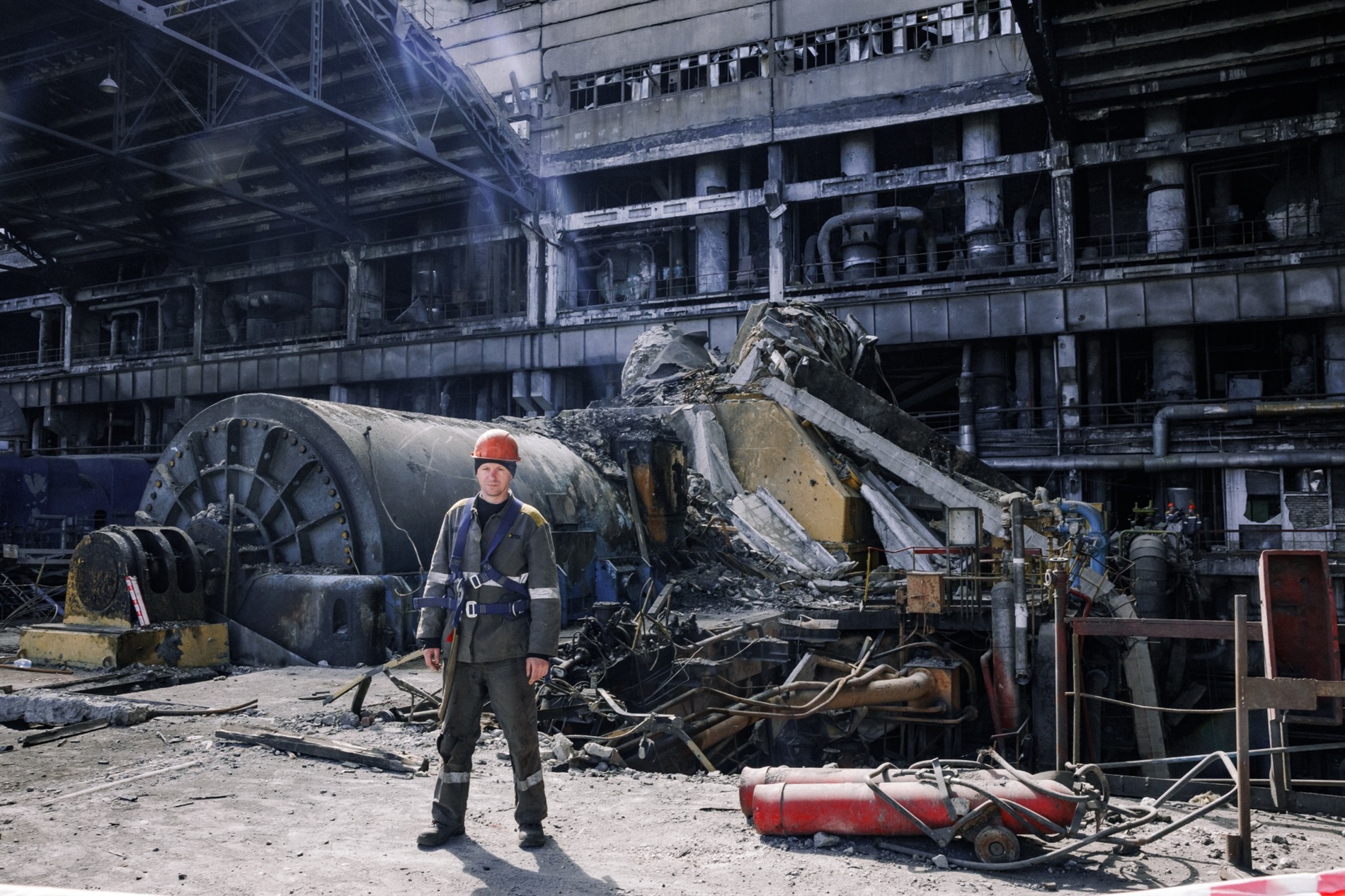 Супергерої, як вони є. Подвиг українських енергетиків у фоторепортажі