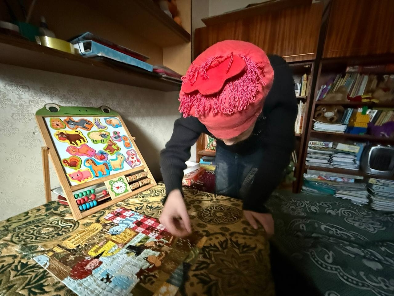 Без опікуна, у житлі без тепла та вбиральні: історія виживання родини Васильченків із Первомайська