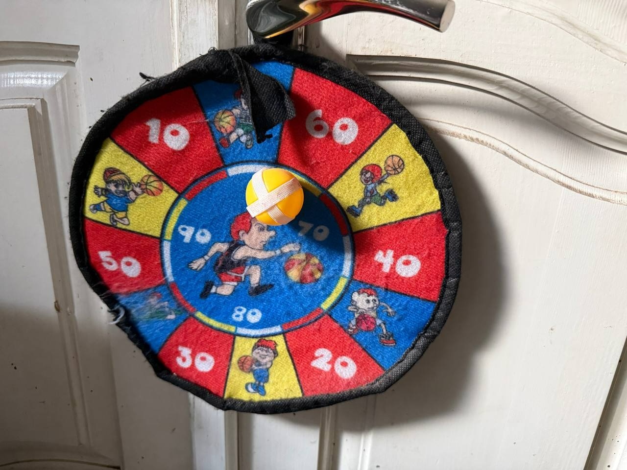 Без опікуна, у житлі без тепла та вбиральні: історія виживання родини Васильченків із Первомайська