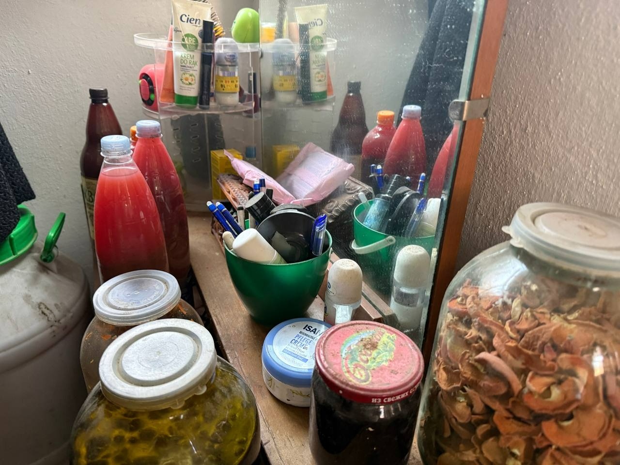 Без опікуна, у житлі без тепла та вбиральні: історія виживання родини Васильченків із Первомайська