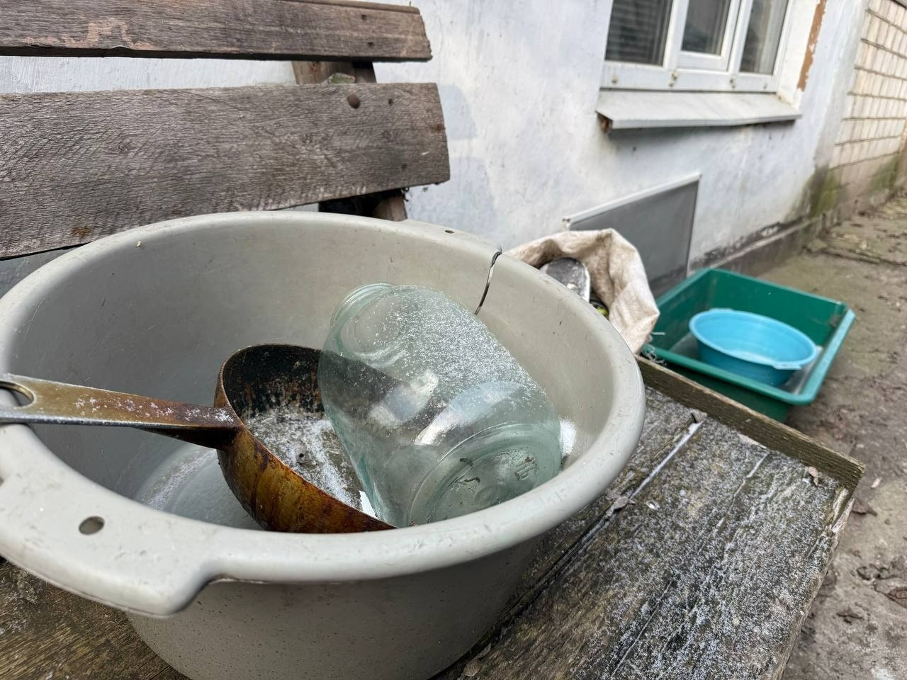 Без опікуна, у житлі без тепла та вбиральні: історія виживання родини Васильченків із Первомайська