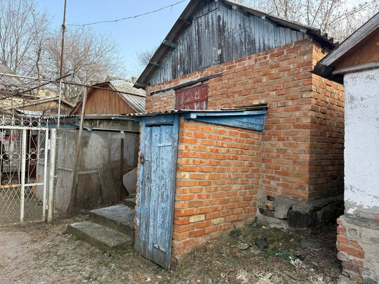 Без опікуна, у житлі без тепла та вбиральні: історія виживання родини Васильченків із Первомайська