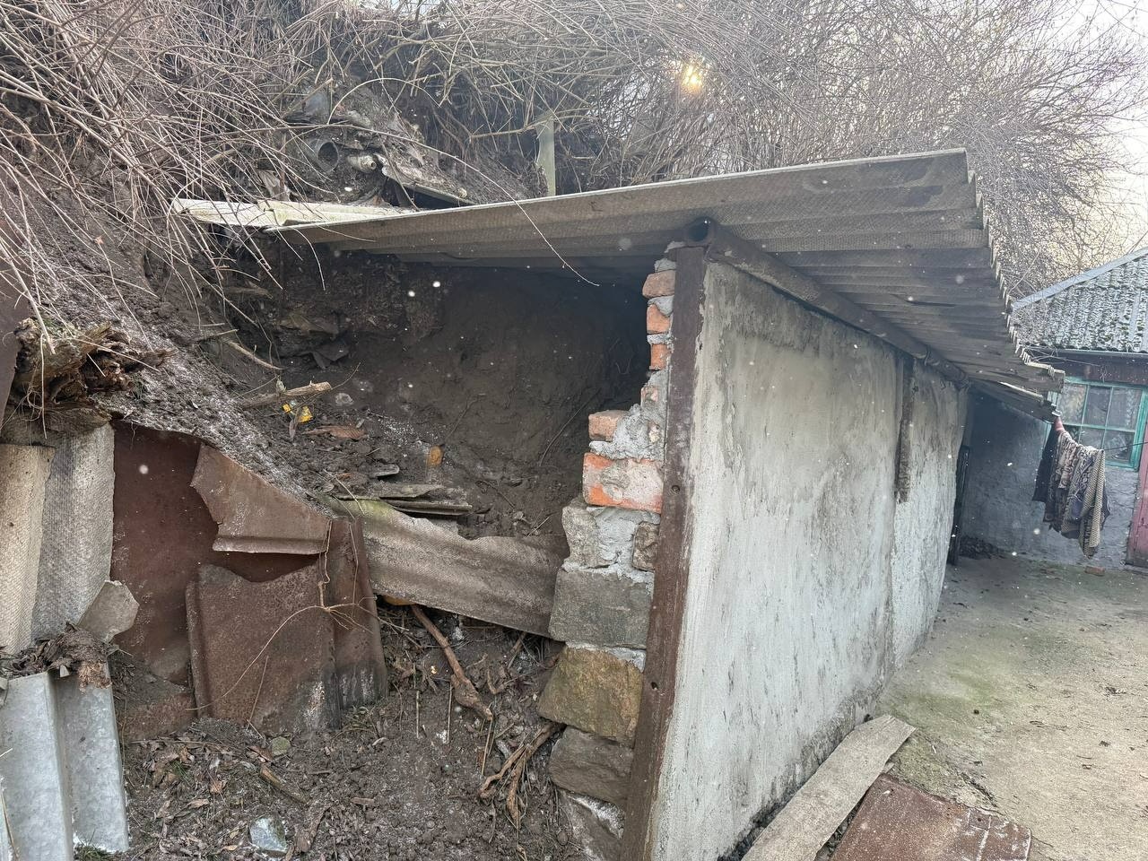 Без опікуна, у житлі без тепла та вбиральні: історія виживання родини Васильченків із Первомайська