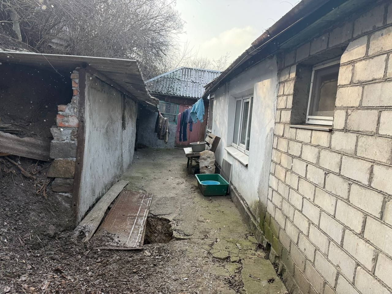 Без опікуна, у житлі без тепла та вбиральні: історія виживання родини Васильченків із Первомайська