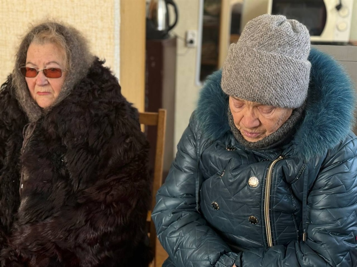 Жительки селища