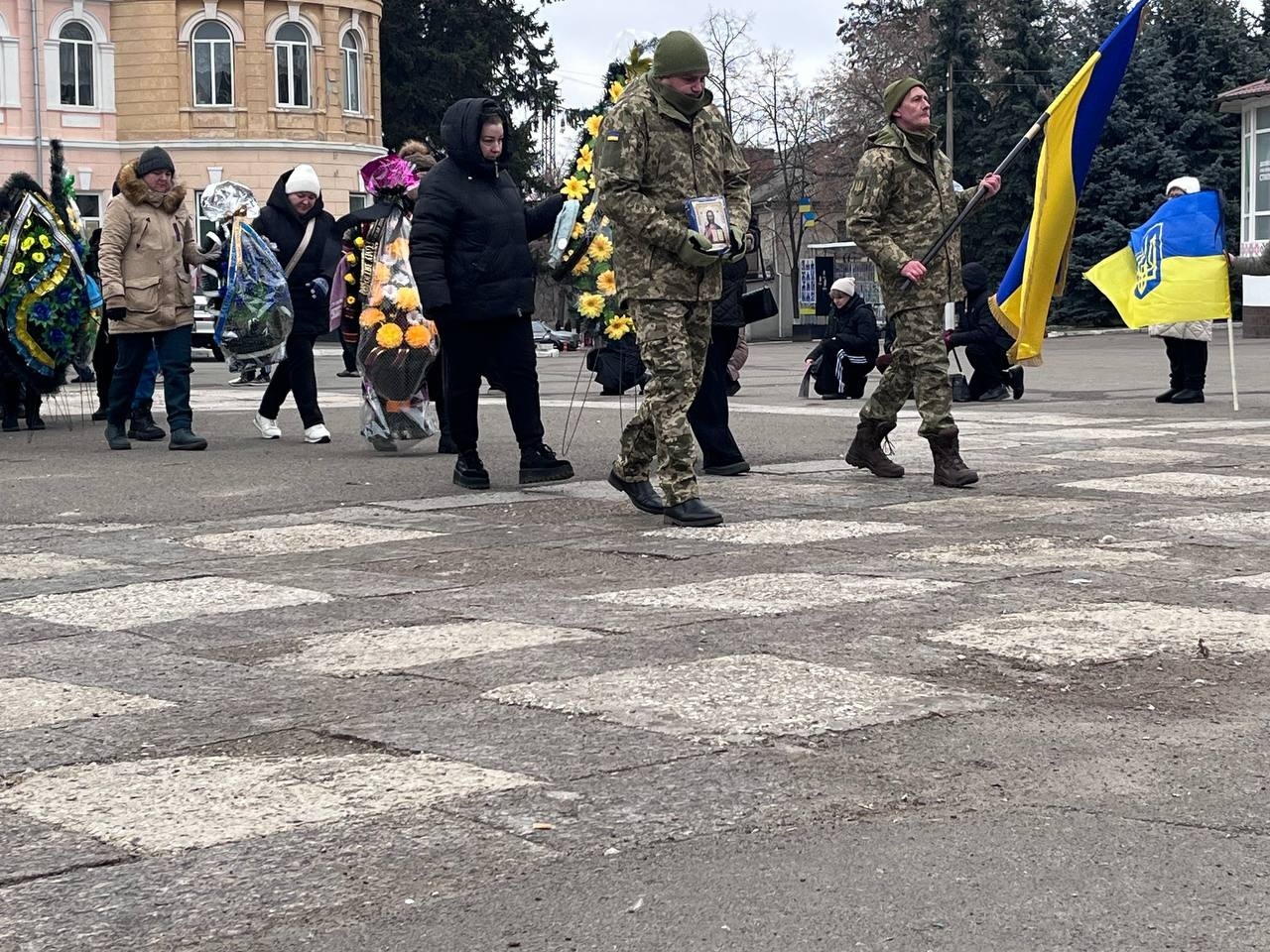 Первомайськ попрощався із захисником Сергієм Драганом