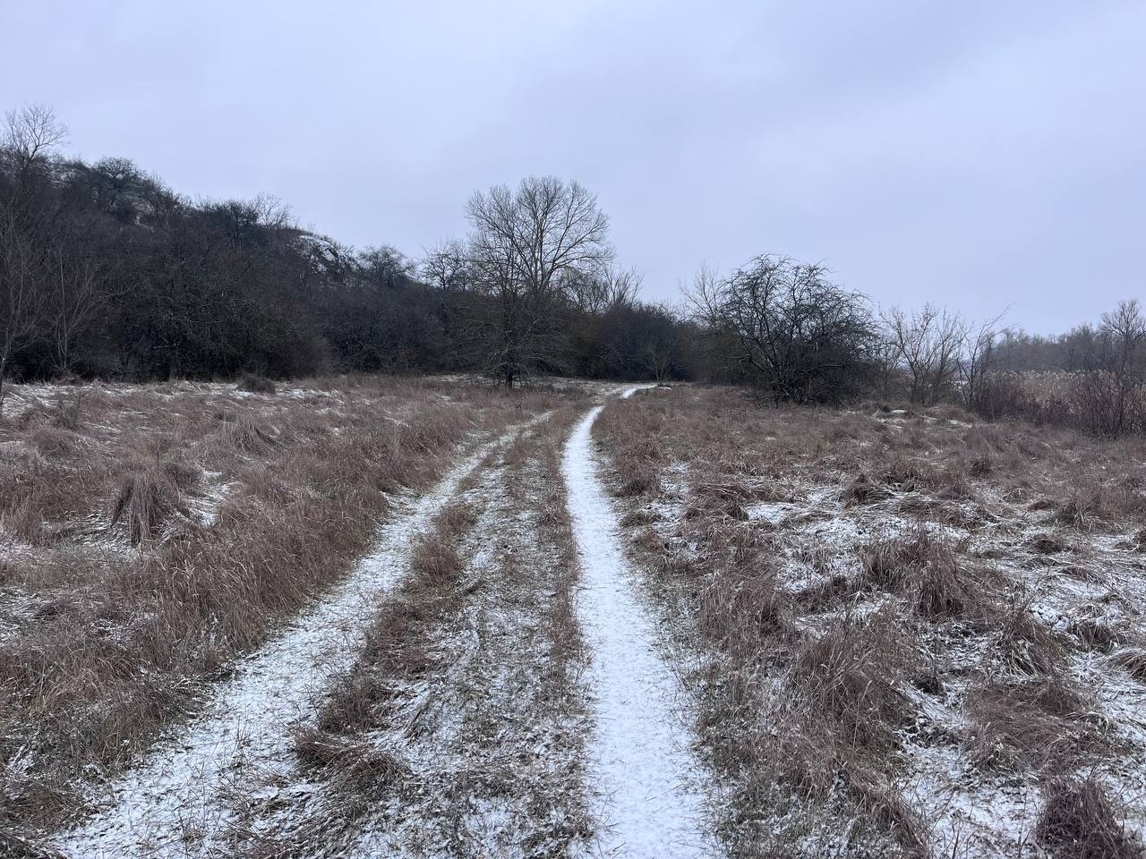 Місто трішки притрусило снігом. Недільний фотоальбом з Первомайська