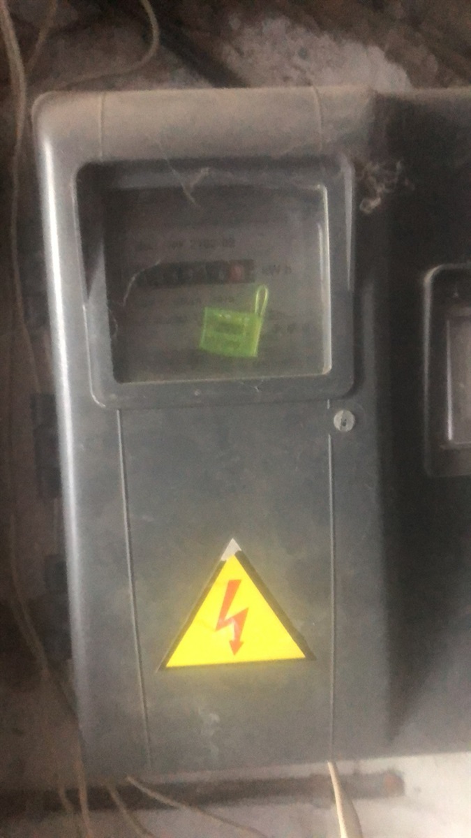 Третю добу без електрики через аварію: мешканці будинку в Первомайську звернулися до журналістів