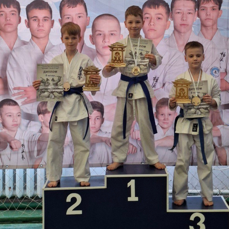 Перше командне місце: каратисти з Первомайська тріумфально відкрили спортивний рік у Миколаєві