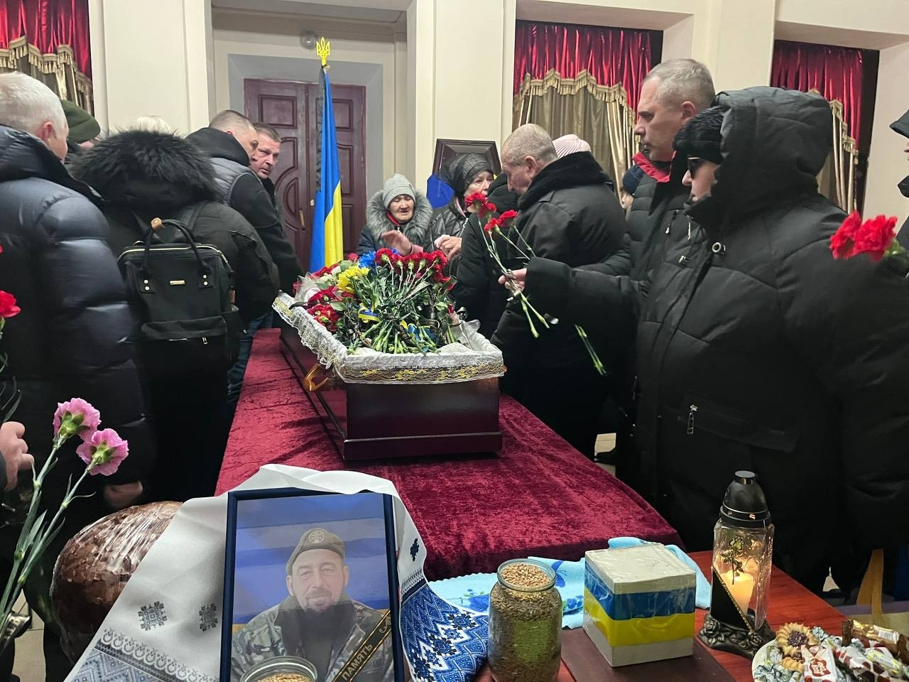 Первомайськ попрощався з воїном Русланом Конченком