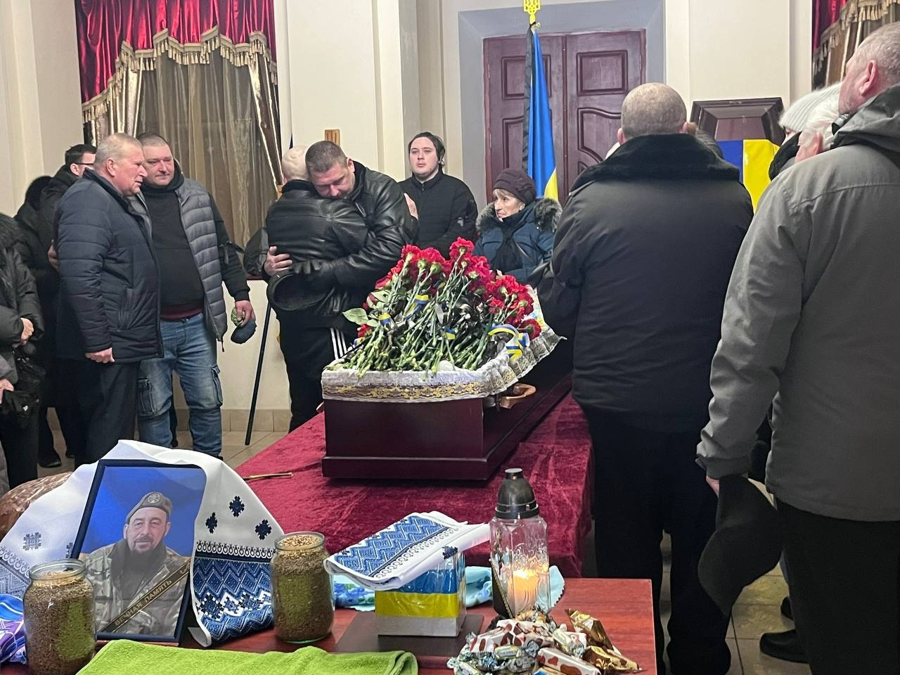 Первомайськ попрощався з воїном Русланом Конченком
