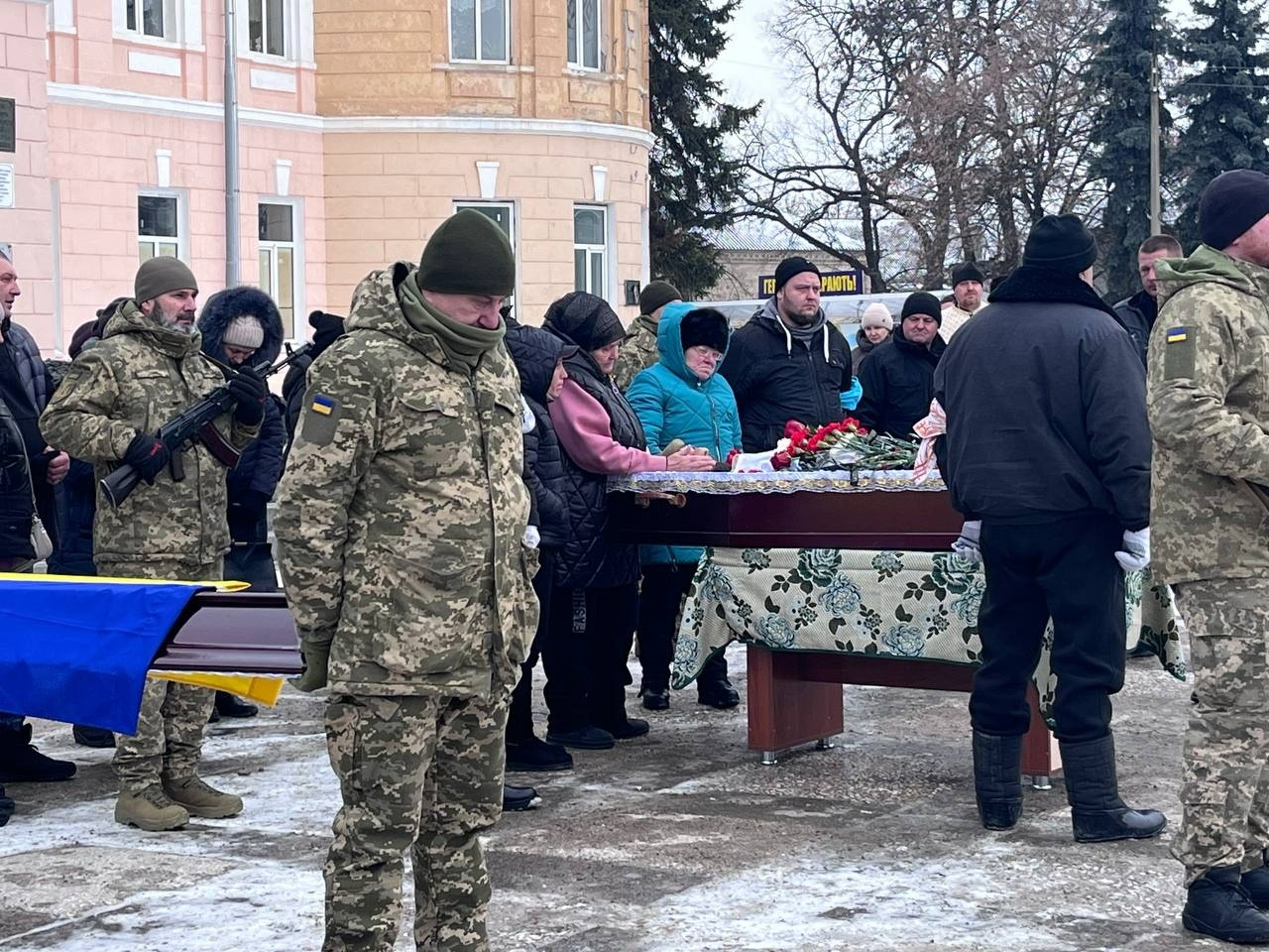 Первомайськ попрощався з воїном Русланом Конченком