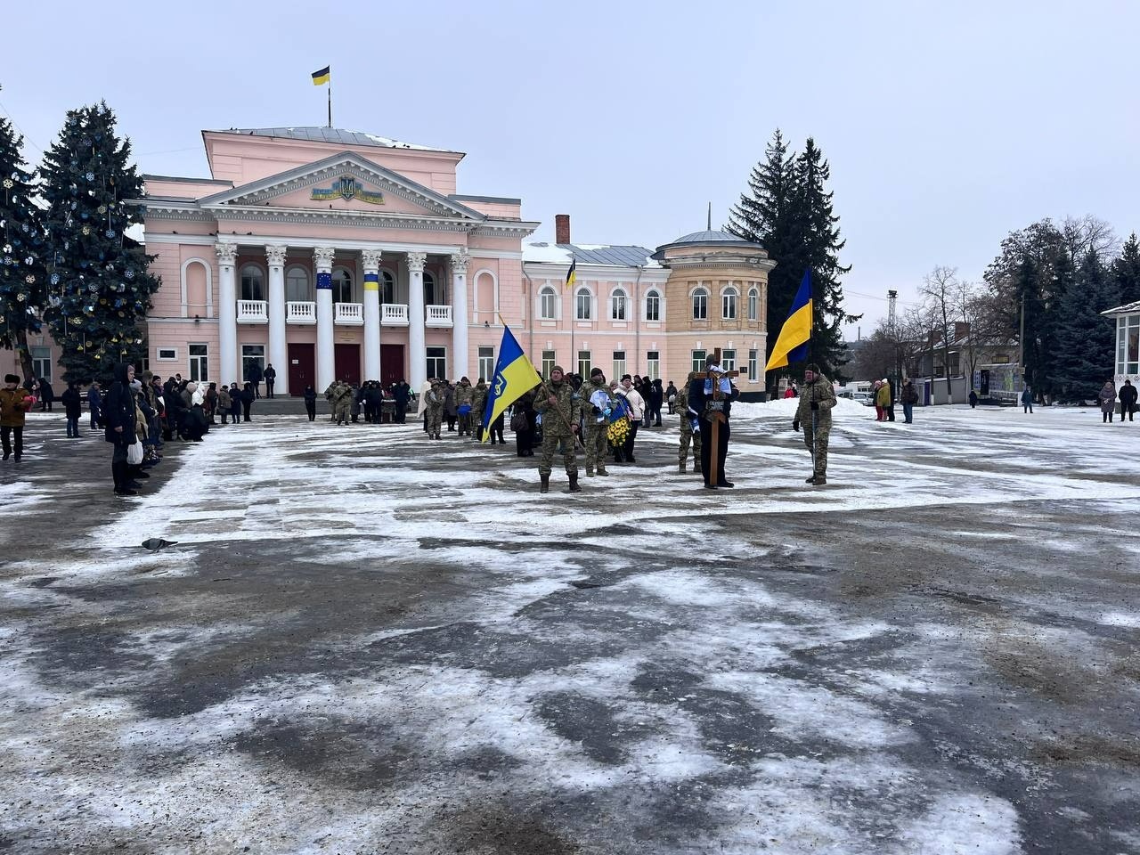Первомайськ попрощався з воїном Русланом Конченком