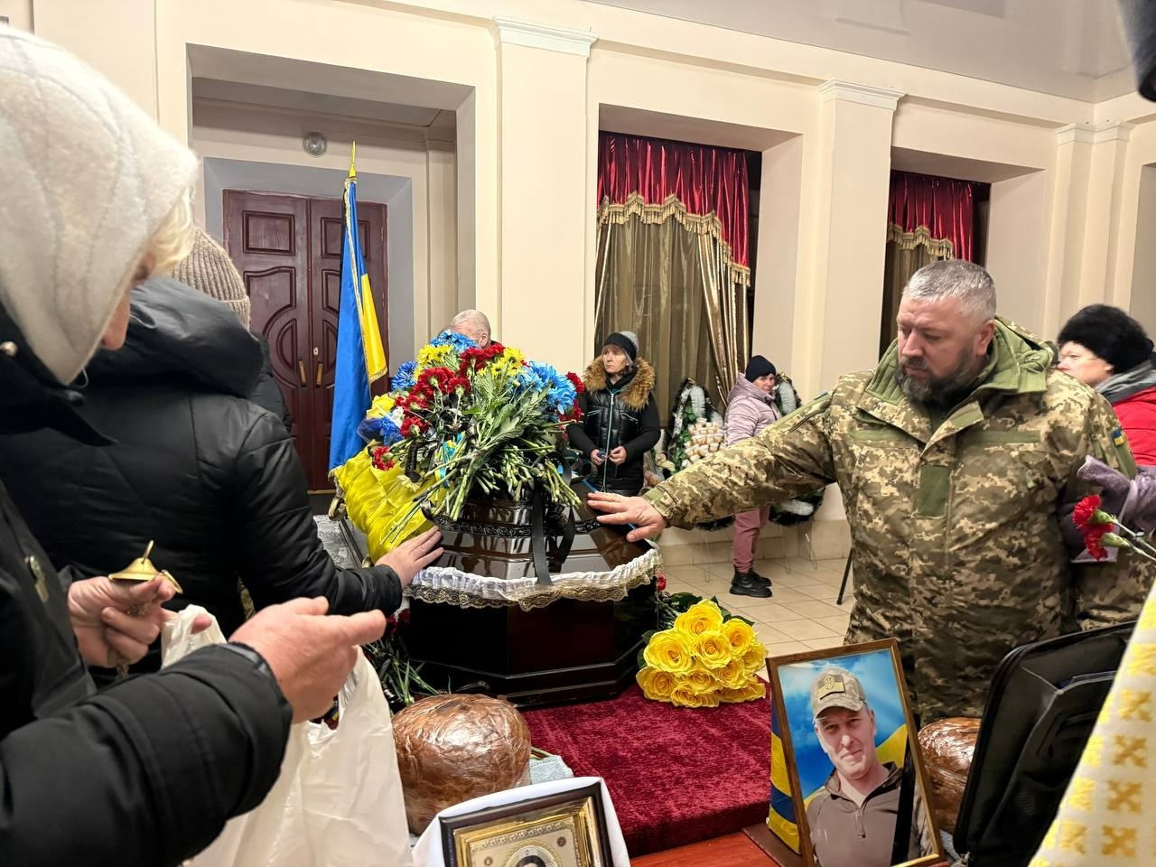 Первомайськ попрощався із захисником України Олександром Щербанем
