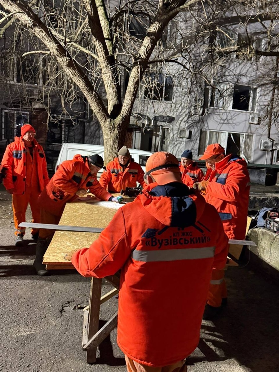 Одещина знову під ударом. Постраждала підстанція й житлова 9-поверхівка: наслідки чергового обстрілу