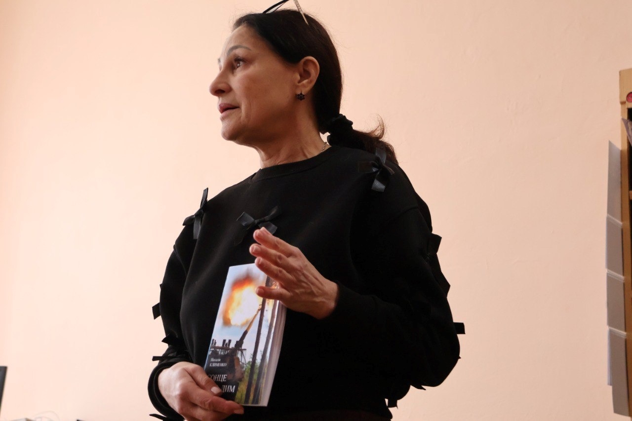 Герої серед нас: як пройшла презентація книги Наталії Клименко у Первомайській гімназії №9