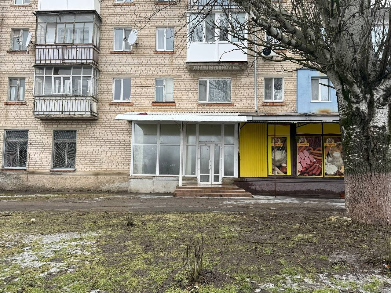 Дев’ятий день без води: у будинку на Корабельній, 1, у Первомайську літня жінка потребує допомоги