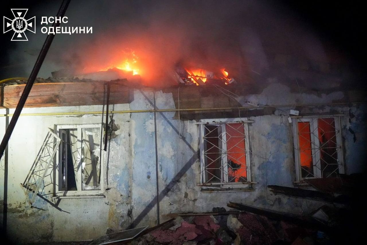 Вночі Одеса знову опинилася під ударом: під завалами будинку загинула жінка