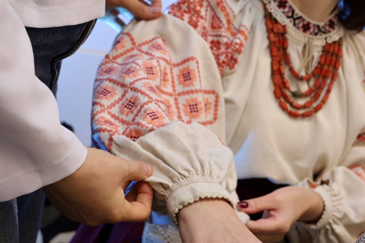 Людині потрібна людина: як гурток з вишивки у Первомайську переріс у творчу спільноту однодумців