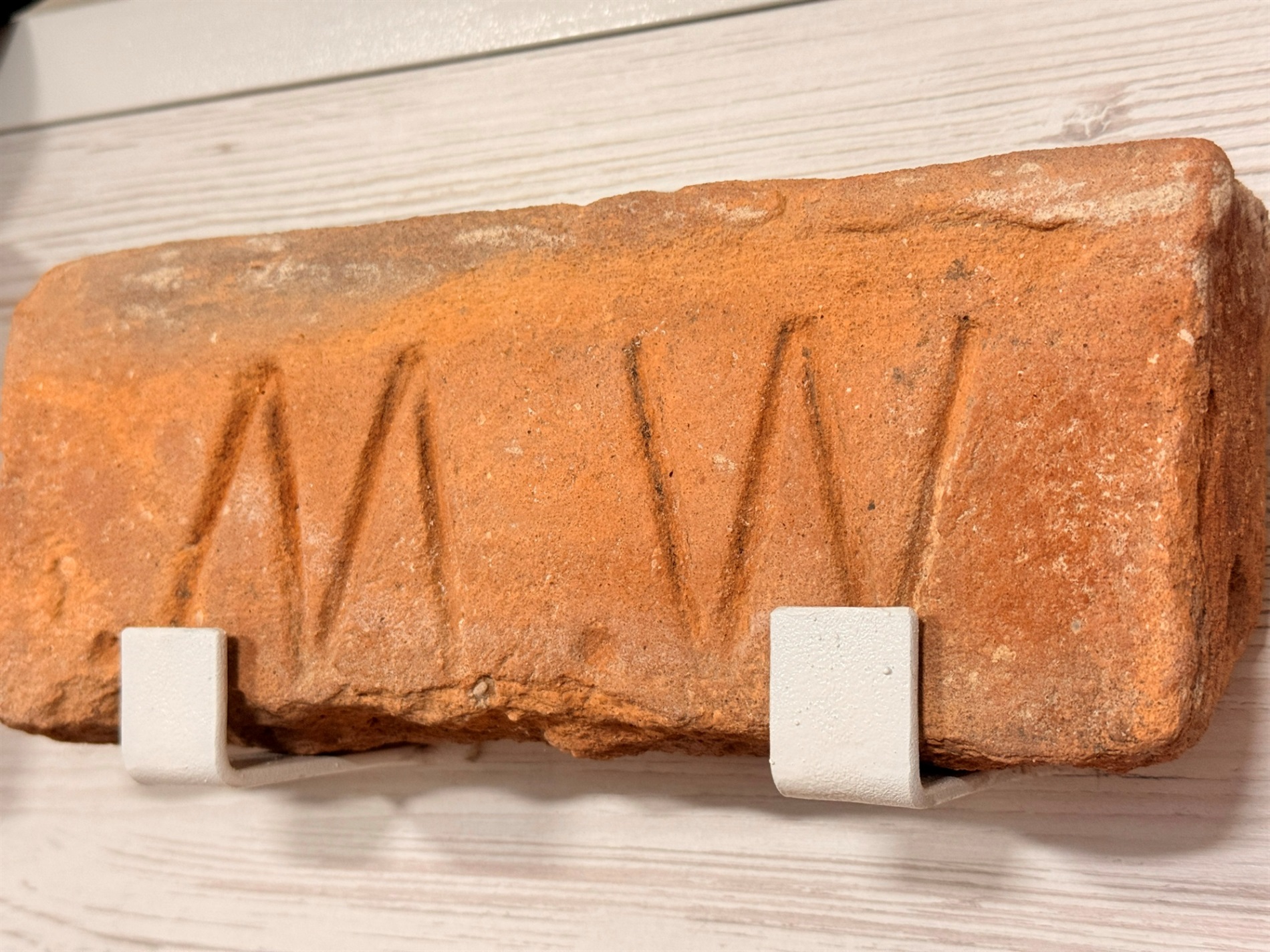 «Кожна цеглина — це окрема книга»: як старовинна цегла розповідає історію Первомайська і України