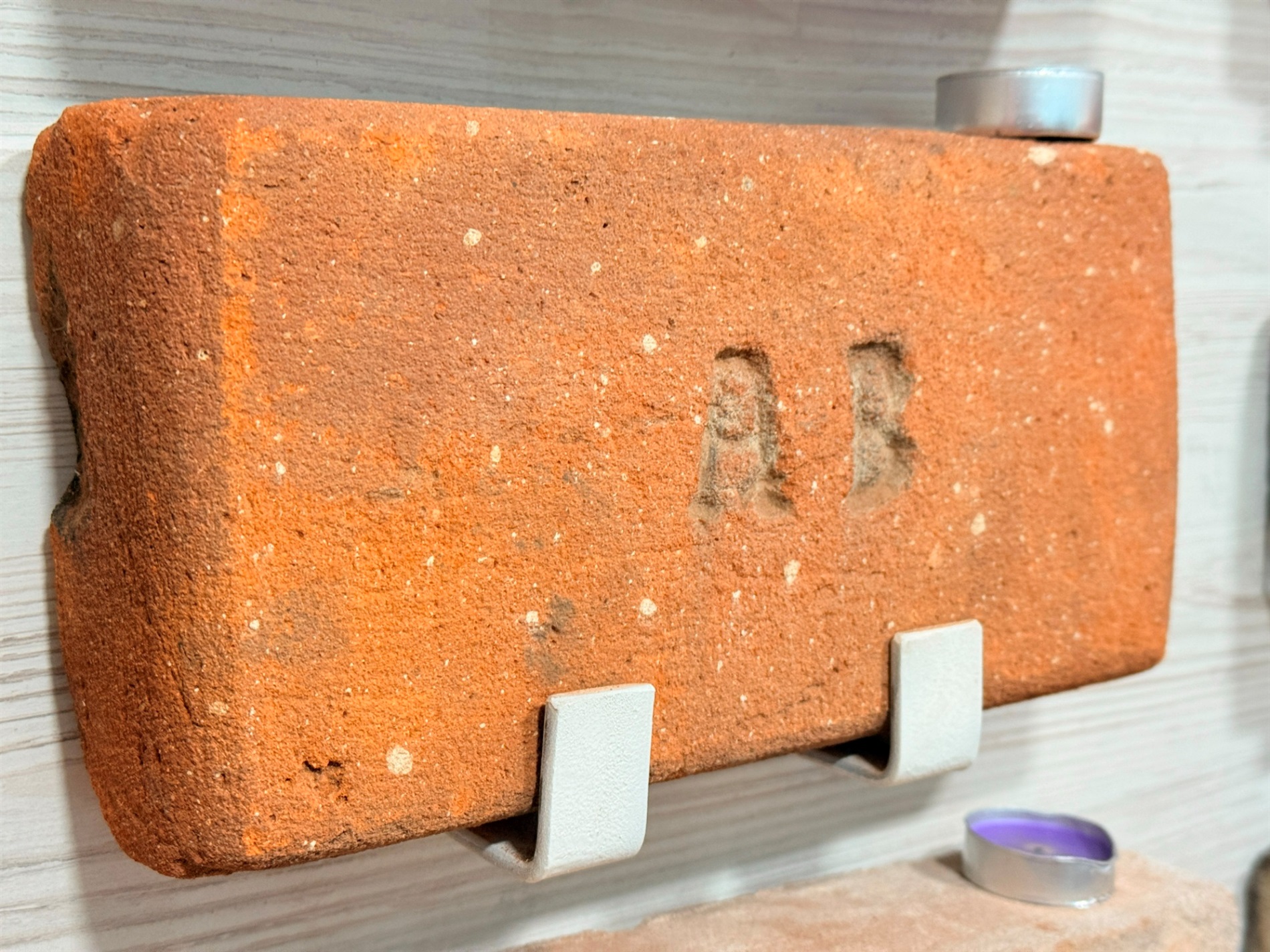 «Кожна цеглина — це окрема книга»: як старовинна цегла розповідає історію Первомайська і України