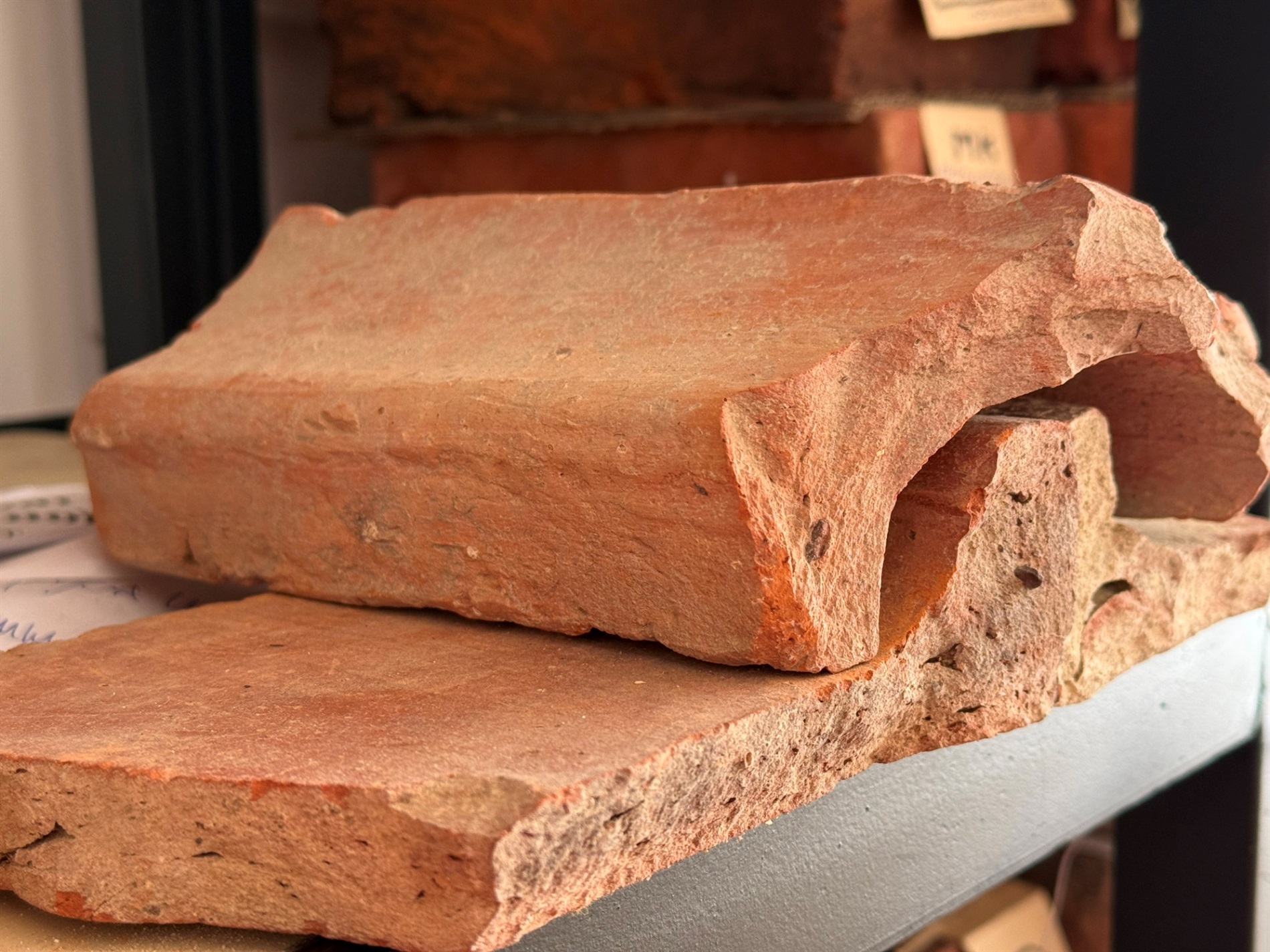 «Це все — шматки історії, яку треба зберегти»: тисяча цеглин колекціонера зі Львова