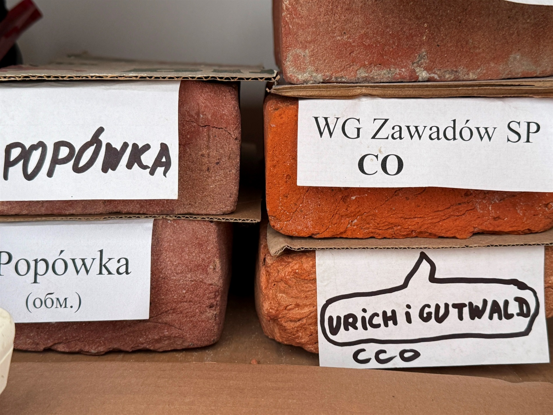 «Це все — шматки історії, яку треба зберегти»: тисяча цеглин колекціонера зі Львова