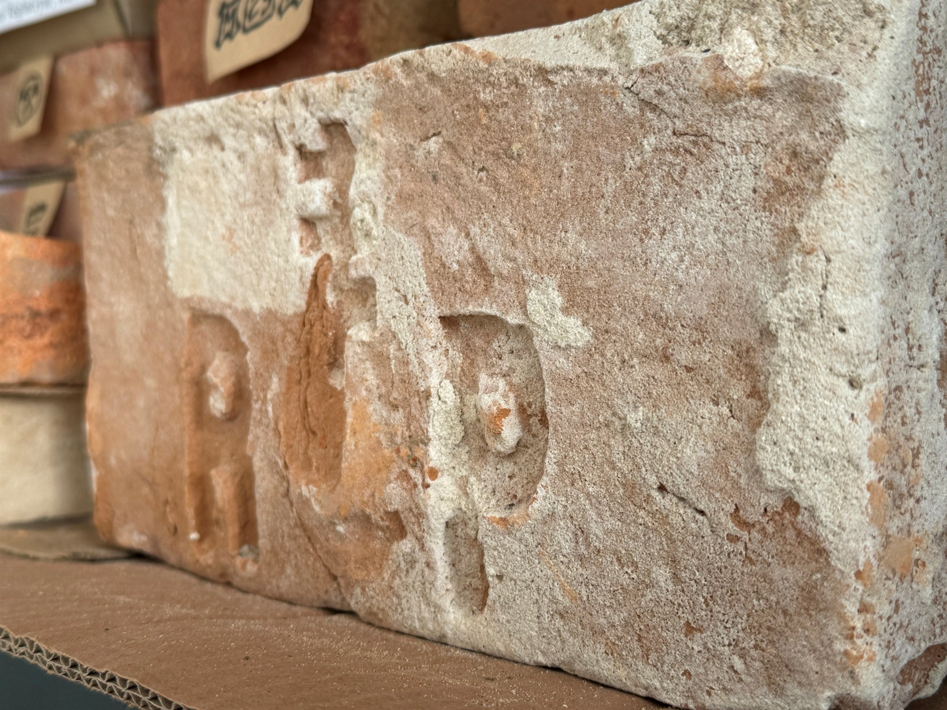 «Це все — шматки історії, яку треба зберегти»: тисяча цеглин колекціонера зі Львова