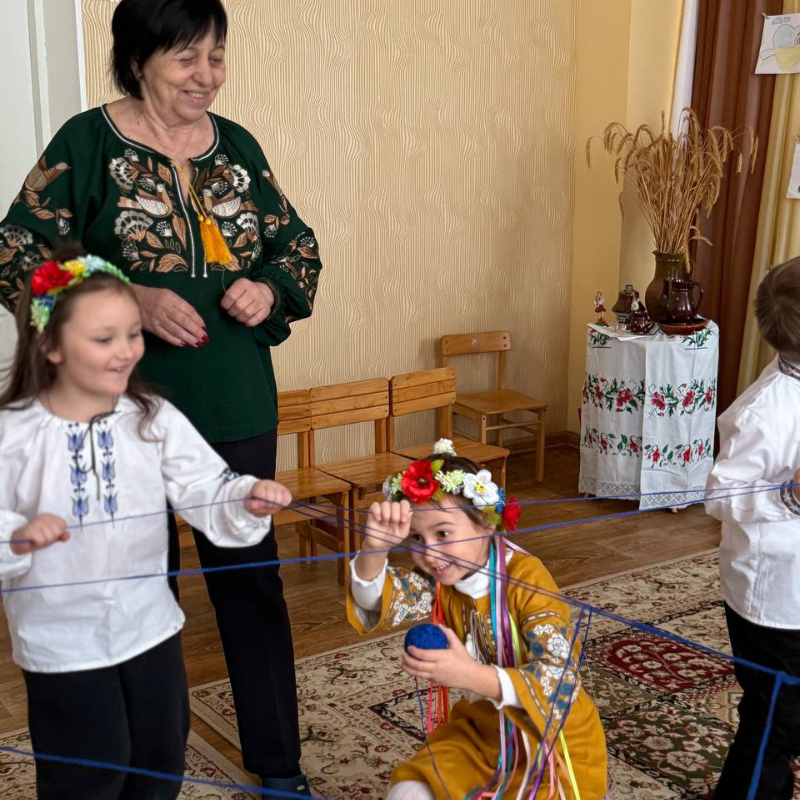 У «Ластівці» провели літературний марафон до Дня рідної мови: пишуть первомайські педагоги